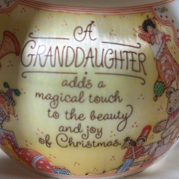 Vintage Hallmark Christmas Unbreakable Satin Ornament for Granddaughter 1981 NEW - Picture 5 of 8